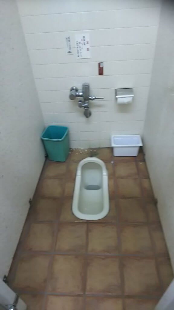 和式便器を洋式便器に 建築工舎花株式会社